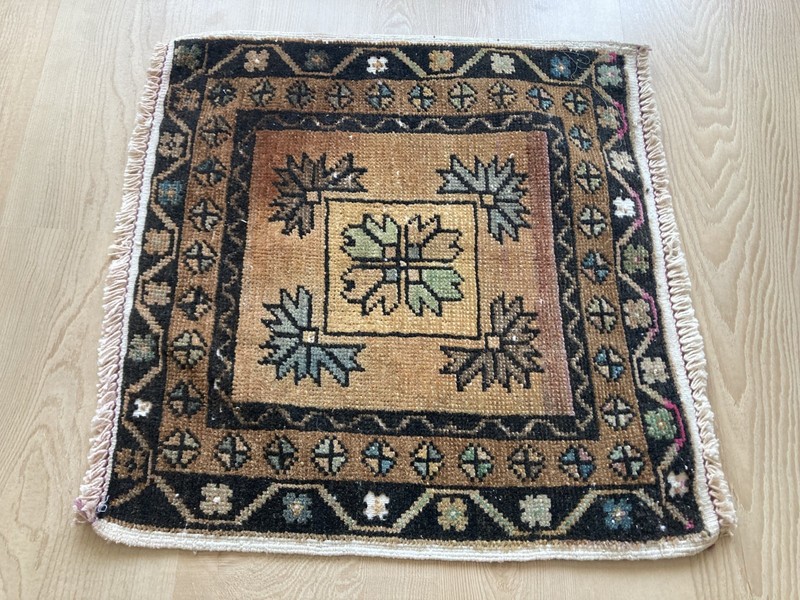 Square rug, Orange rug, Turkish rug, Vintage Rug, Doormat rug, 1.5 x 1.6 ft gallery