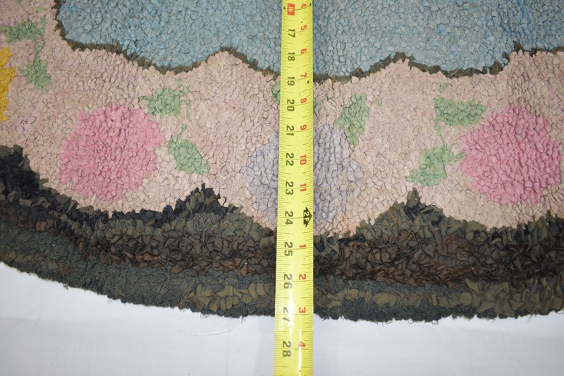 VINTAGE HANDMADE HOOKED OVAL RUG FLORAL FLOOR/WALL DECOR FOLK ART 38” x 27” gallery