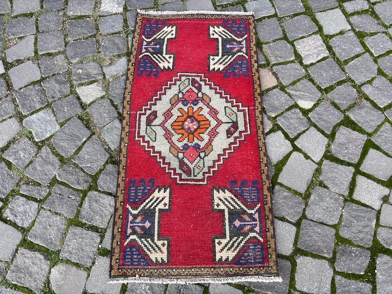 Handwoven Wool Kilim Rug, Small Vintage Turkish Oushak 1,6 x 3,1 ft gallery