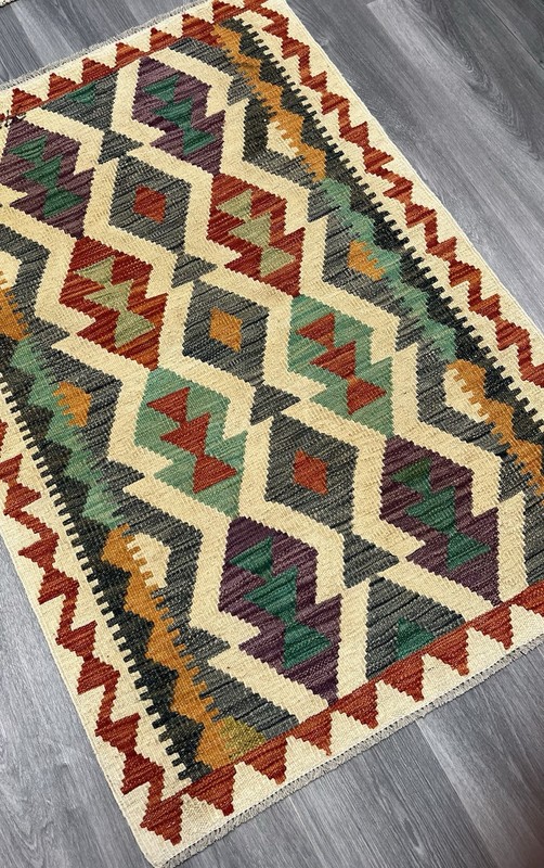 Vintage Kilim Traditional Hand Made Oriental Wool Kilim 3ft11inx2ft7i 129cmx90cm gallery
