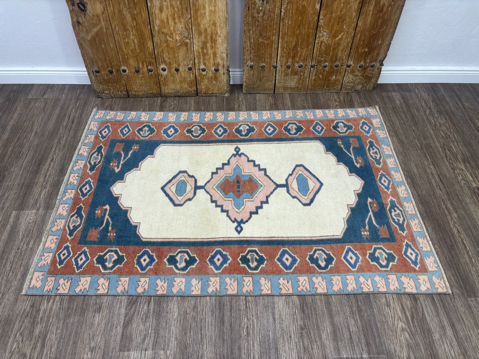 4x6 White Blue Red Pink Vintage Turkish Oushak Area Rug, Hand-Knotted Wool Rug gallery