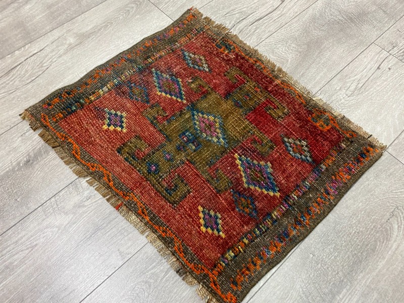 Ethnic Pink Anatolian Tribal Rug Handwoven Turkish Wool Boho Rug 1.5 x 1.9 ft gallery
