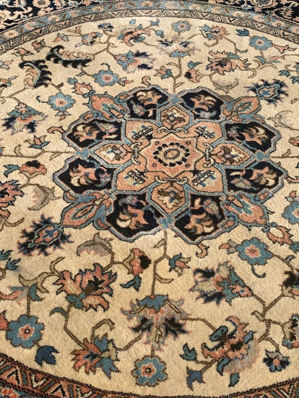 Beautiful Heriz Hand Knotted /Wool 8ft Round gallery