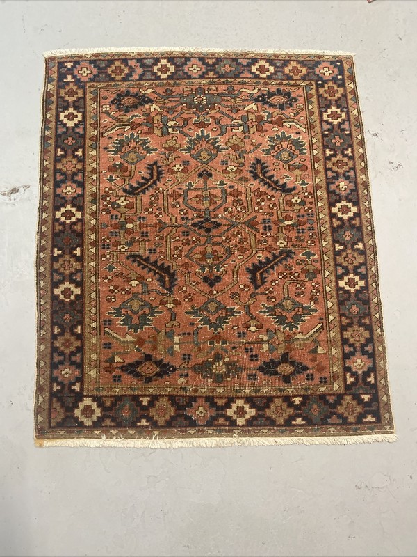 Antique Heriz Serapi Rug gallery