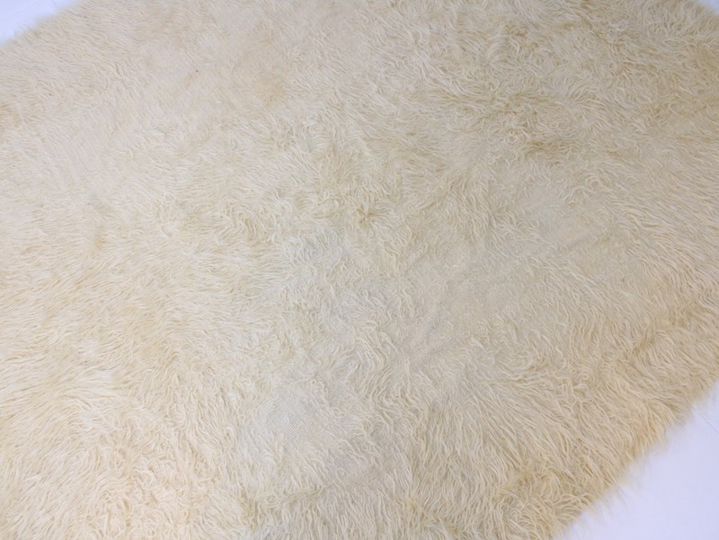 Vintage Hand Woven Shaggy Sheepskin Rug Natural Ivory Wool 5.5x6.6 ft gallery