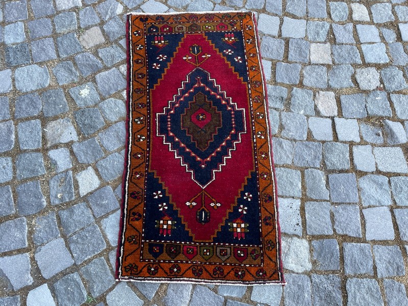 Turkish Vintage Small Rug Handmade Wool Bohemian Bath Mat Rug 1,8 x 3,6 ft gallery
