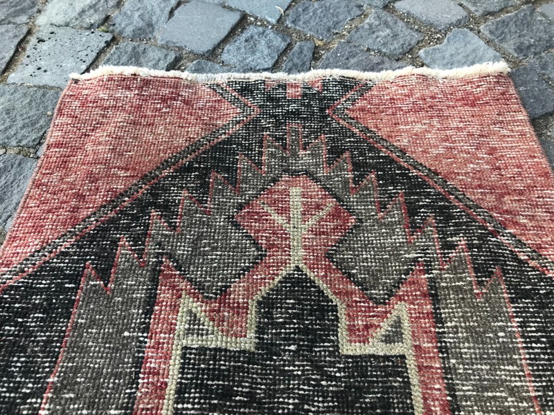 Turkish Vintage Small Rug Handmade Wool Bohemian Bath Mat Rug 1,9 x 2,9 ft gallery