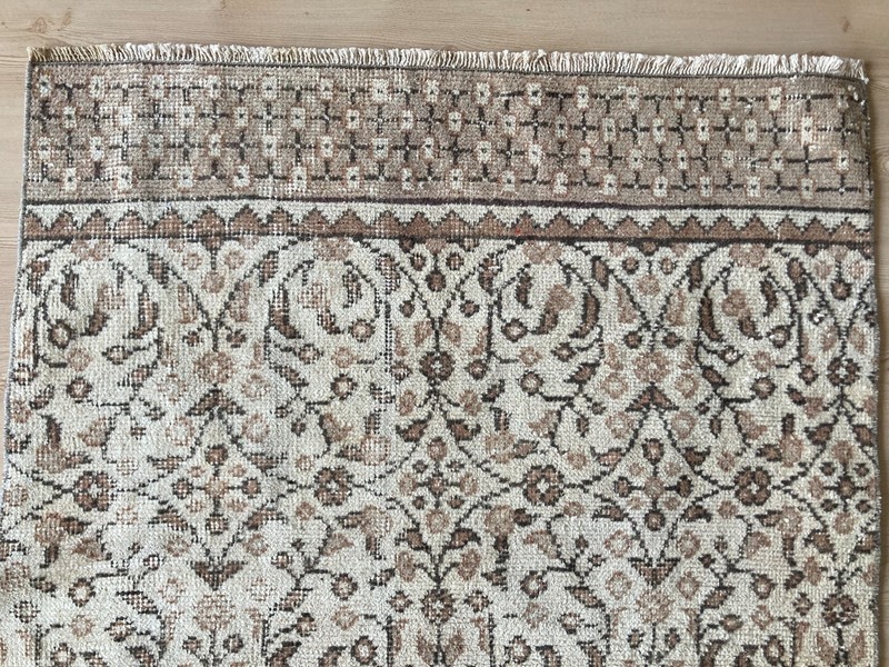 Brown rug, Turkish rug, Vintage rug, Square rug, Wool rug, 2.7 x 2.9 ft gallery