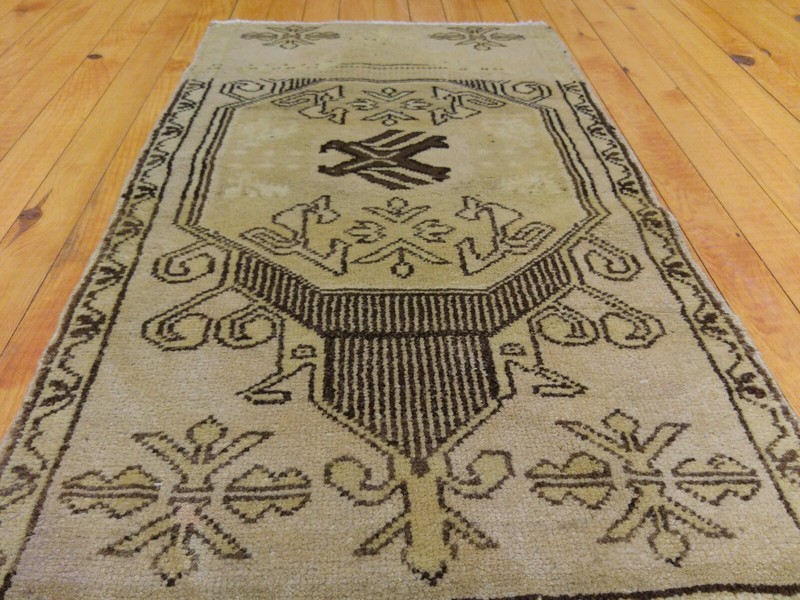 Beautiful Vintage 1950-1960s Wool Pile Natural Dyes Ushak Love Bird Rug 1’7”x 3’ gallery