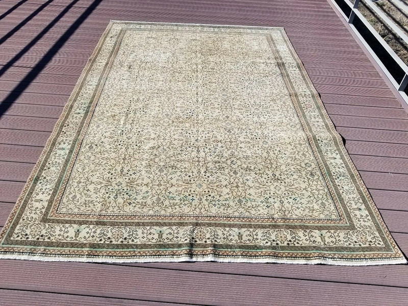 Beautiful Antique 1940-1950's Wool Pile Muted Dye Legendary Bunyan Rug 6’5”x 9’5 gallery
