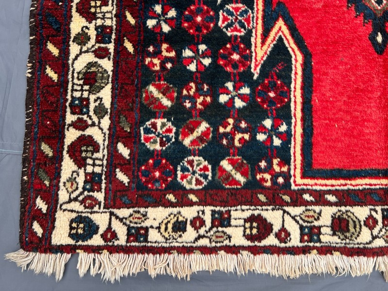 4'4x6'7 ft Caucasian Serrated Diamond Medallion Handknotted Wool Vintage Rug gallery