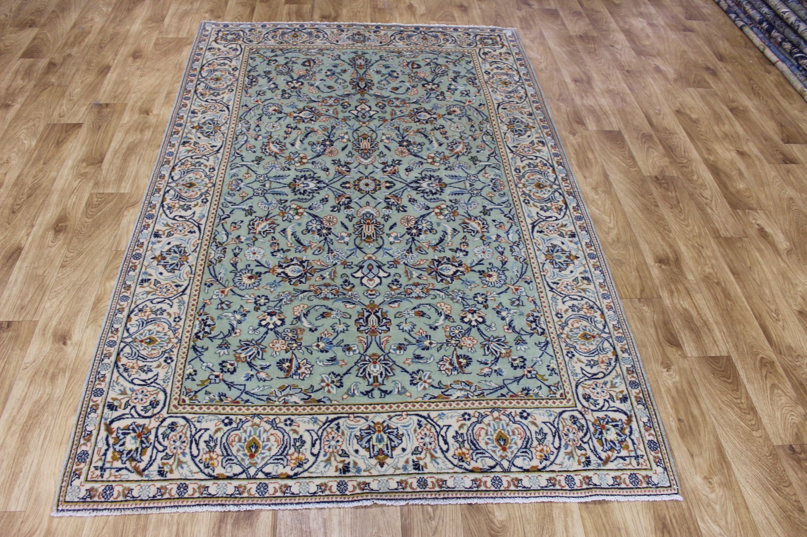 Fine handmade Oriental Keshan rug of superb classic design 215 x 137 cm gallery