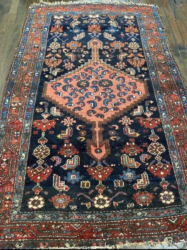 Antique LILIHAN Rug c.1920 Gorgeous Vegetable Dye Colors Great Condition 3’5x5’3