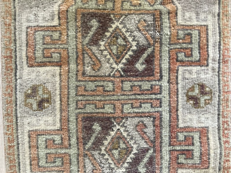 Brown rug, Turkish small rug, Vintage rug, Wool rug, Doormat rug, 1.4 x 3.3 ft gallery