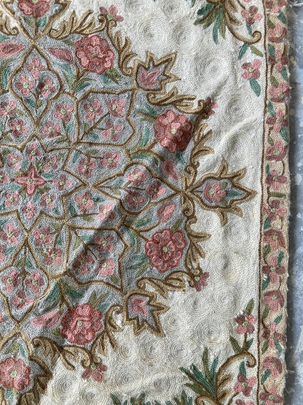 Vintage Handmade Kashmiri Floral Medallion Crewel Wool Area Rug87x56 cm gallery