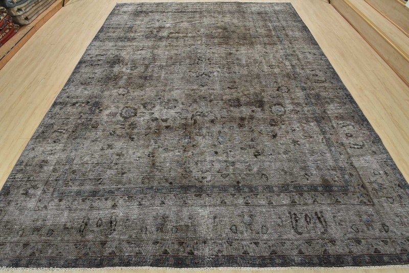 Vintage Anatolia 10′ x 12’8” Gray Distressed Wool Hand-Knotted Oriental Rug gallery