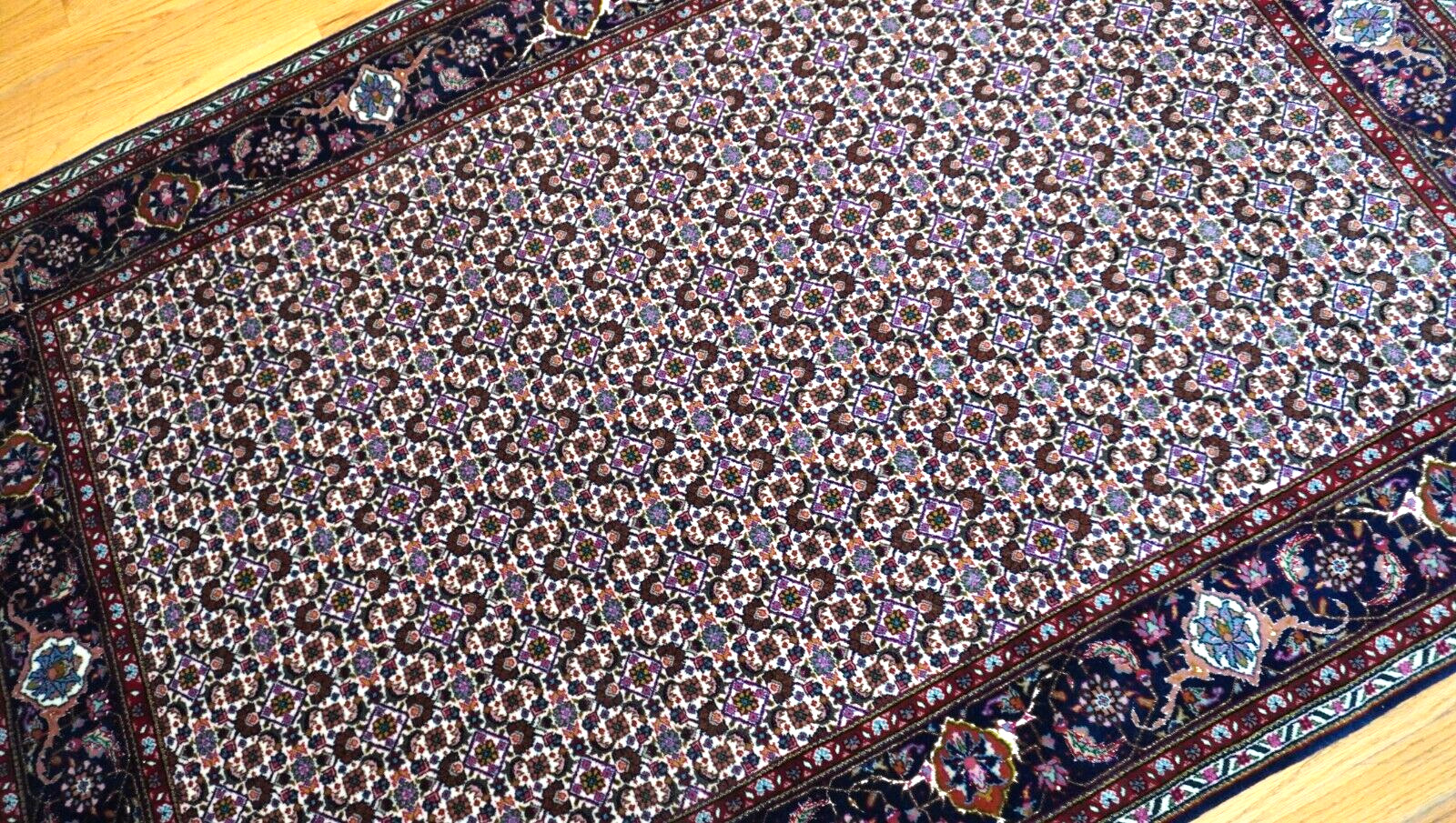Superb Chinese Silk & Wool Hand Knotted 4' x 6'2" Premium Quality Oriental Rug gallery