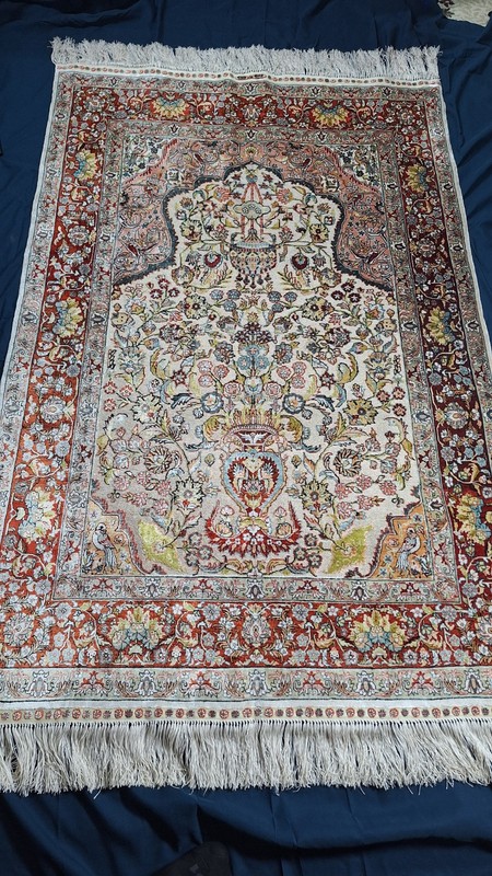 Prayer Style Rug, Turkish Hereke 1980s 600kpsi gallery