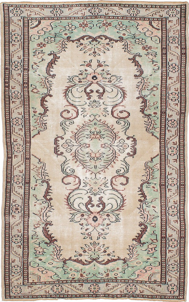 Vintage Hand-Knotted Area Rug 5'9" x 9'2" Traditional Oriental Wool Carpet