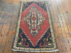 Beautiful Antique 1900-1930’s Wool Pile Vegetable Dye Area Rug 1’9″ x 3′