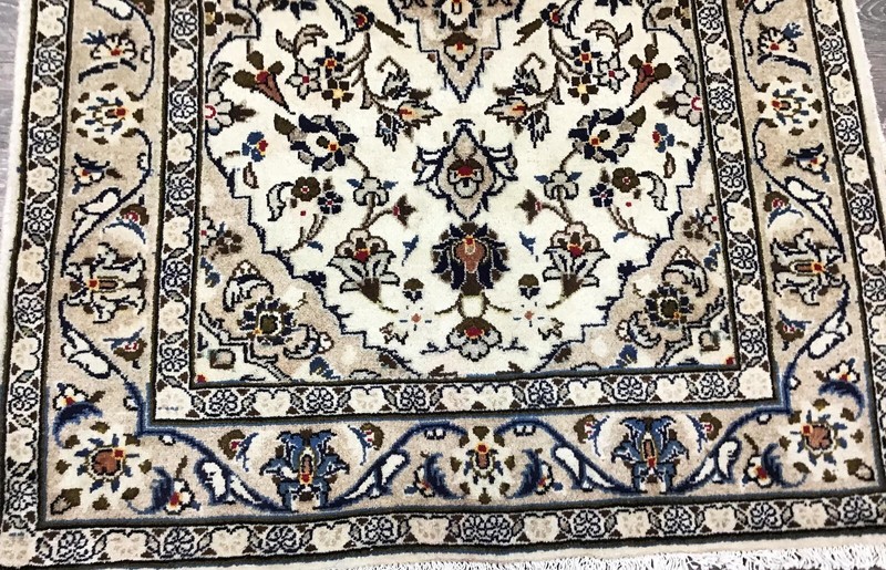Exquisite Hand-knotted Rug proximally 3'X 5' gallery