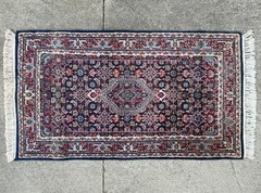 Vtg Sarouk Style Oriental Wool Rug Hand Woven Red & Blue Floral Design 34×60”