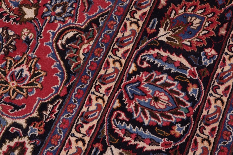 Striking 9'7" x 12'9" Hand-Knotted Wool Area Rug - Traditional Medallion gallery