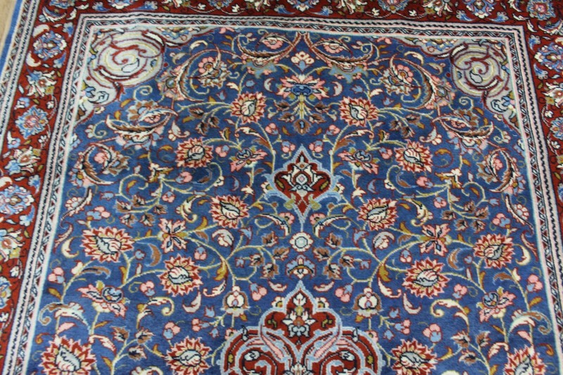 FINE HANDMADE ORIENTAL WOOL RUG FINE FLORAL DESIGN 198 X 132 CM gallery