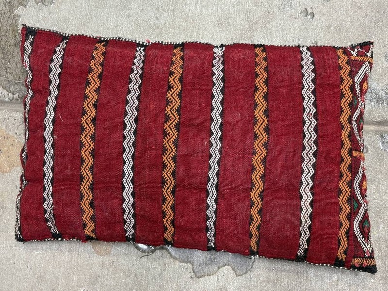 VINTAGE HANDCRAFTED KILIM MOROCCAN TRIBAL LUMBAR PILLOW EXCELLENT CONDITION gallery