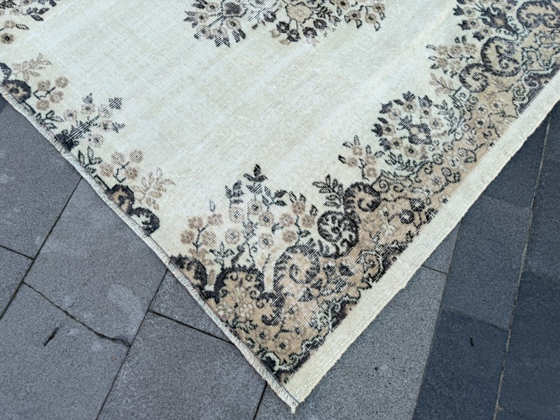 Neutral Beige Oushak Rug 5.9x7.8 ft | Rustic Farmhouse Turkish Carpet gallery