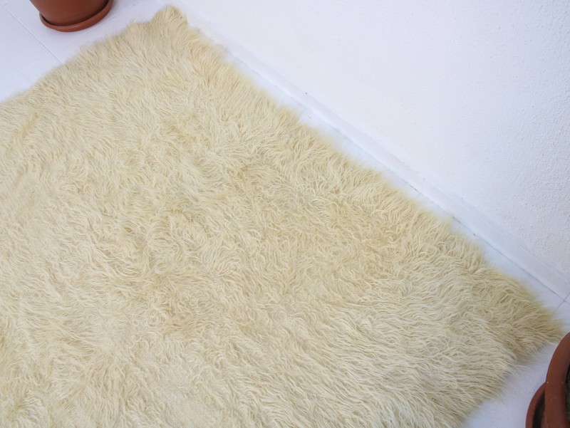 Vintage Hand Woven Shaggy Sheepskin Rug Natural Ivory Wool 5.5x6.6 ft gallery