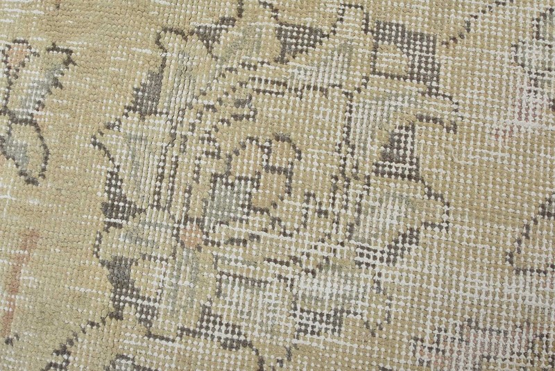 Vintage Anatolia 9’9” x 12’6” Beige Distressed Wool Hand-Knotted Oriental Rug gallery