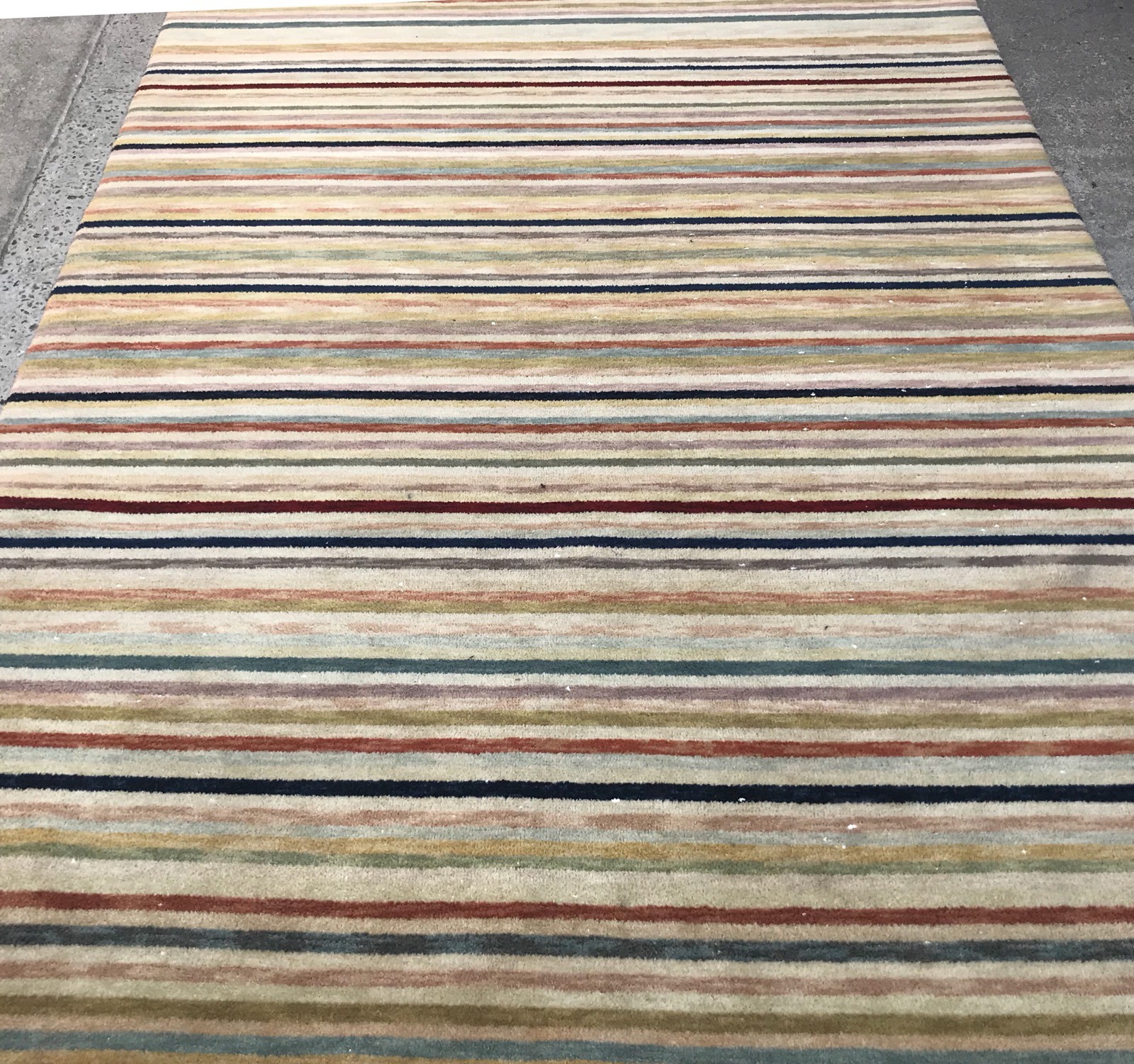 AN ATTRACTIVE STRIP DESIGN MODERN RUG gallery