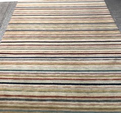 AN ATTRACTIVE STRIP DESIGN MODERN RUG