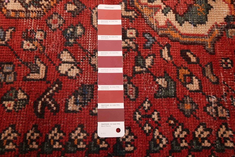 Vintage 4'10" x 9'9" Traditional Hand Knotted Vegetable Dye Wool Area Rug gallery