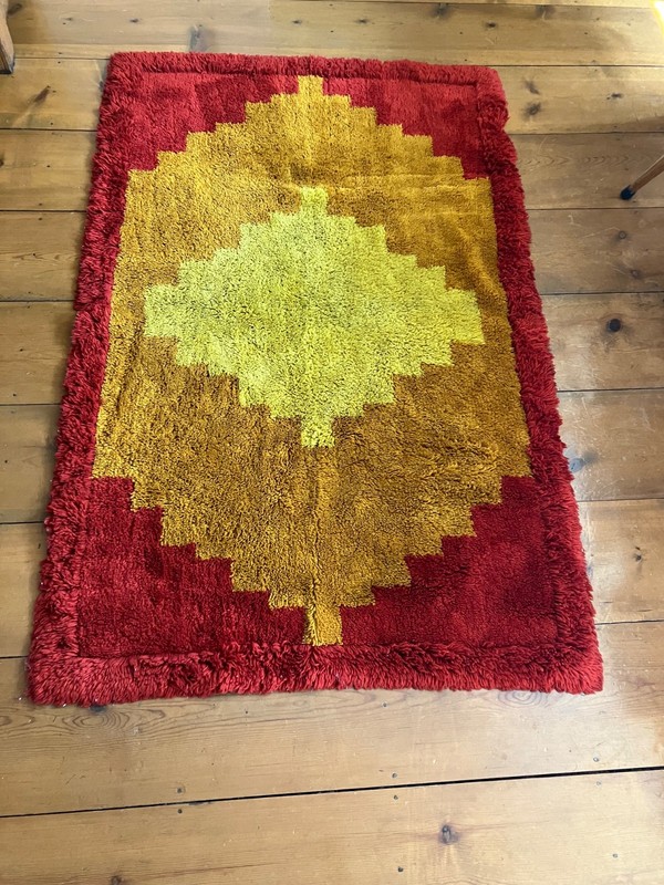 Vintage Shag MCM Canterbury House Rare Rug gallery