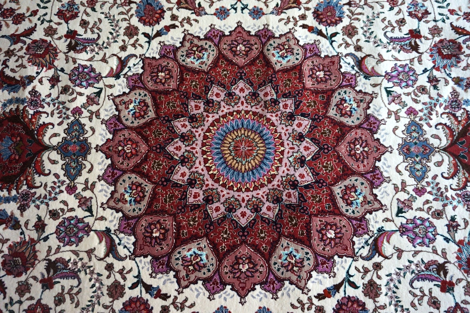 HANDMADE TABRIIZ WOOL WITH SILK HIGLIGHT,300 KPSI 6'6"x9'8" gallery