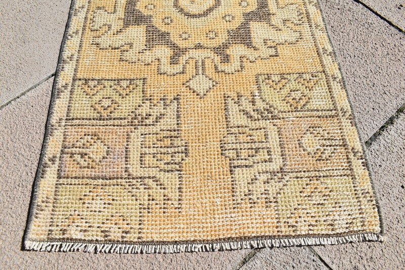 Vintage Turkish Rug 18'' x 33'' Muted Dye Oushak Rug Hand-knotted Wool Rug gallery