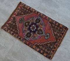 Vintage Distressed Small Area Rug Hand Knotted Oushak Rugs Yastik -1’7″ x 2’5″