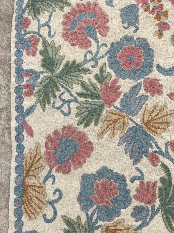Vintage Handmade Kashmiri Crewel Floral Wool Chain Stitch Rug 89x59 cm gallery