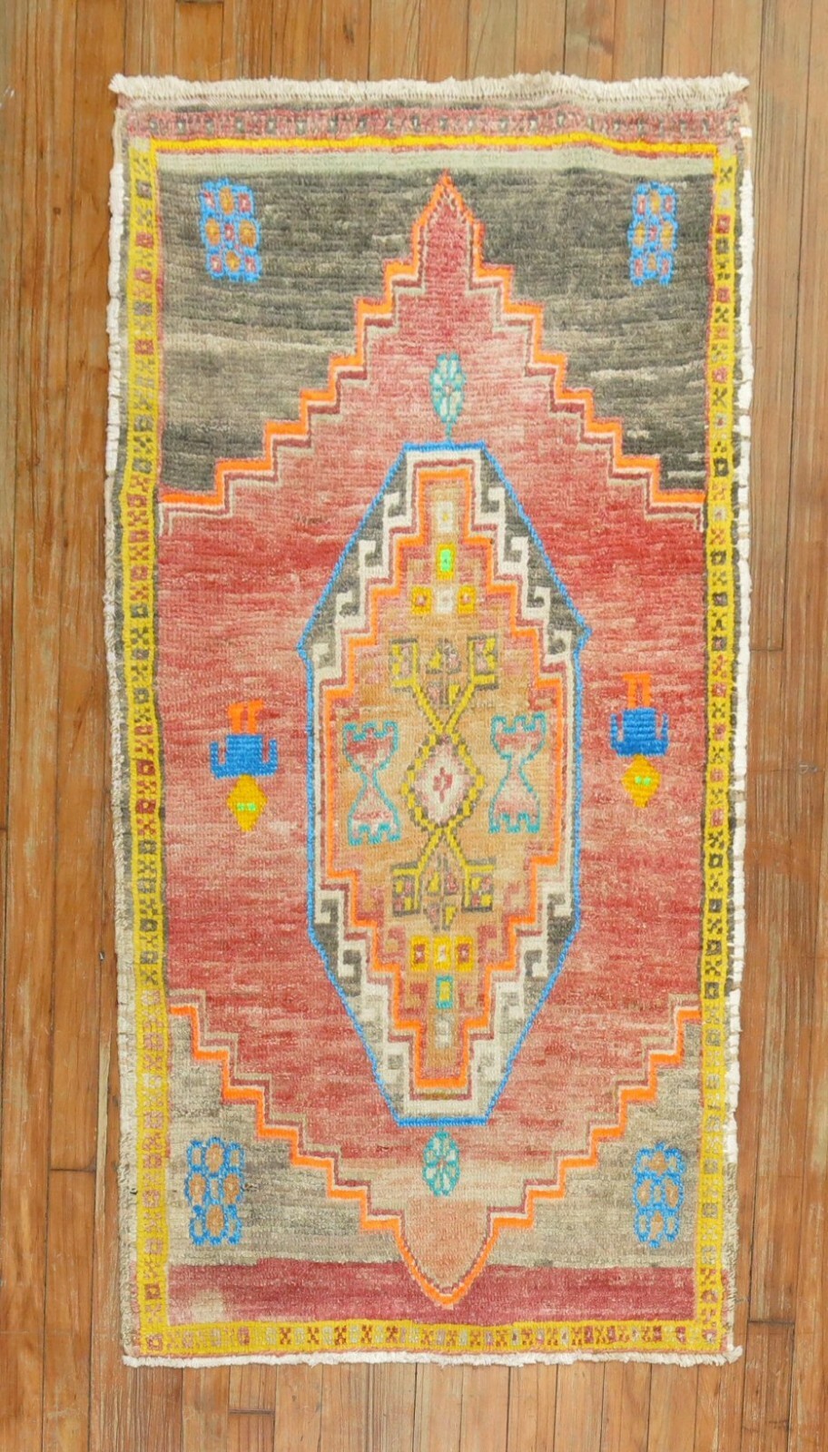 Vintage Turkish Oushak Rug Size 2'7''x4'6'' gallery