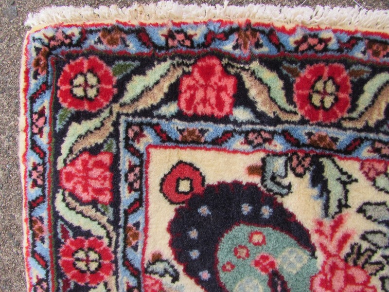 Fine Vintage Hand Made Traditional Rug Oriental Wool White Red Rug 81x63cm gallery