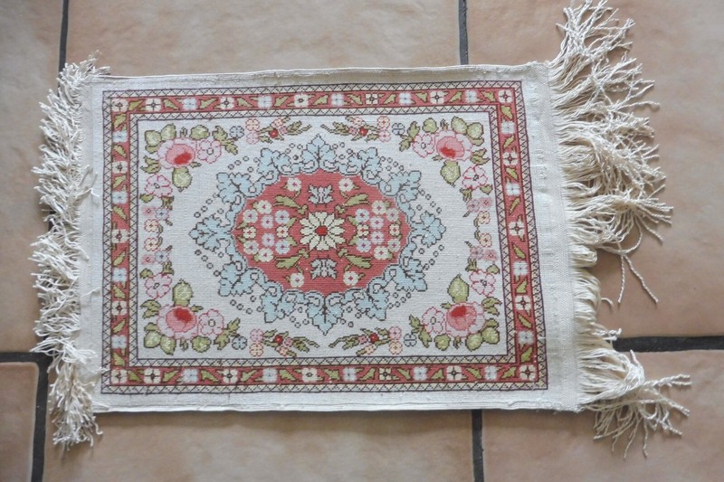 Hereke Silk Carpet, Noble, Small Oriental Carpet, High Quality And Like New gallery