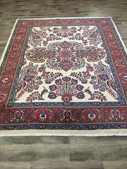 Exceptional Sarouk RUG 5 Feet X 8 Feet