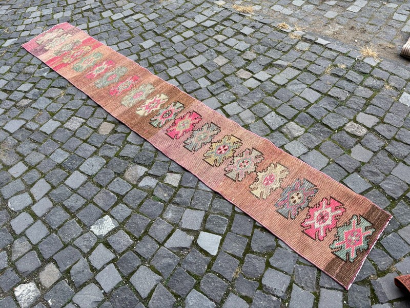 Carpet, Turkish rug, Vintage rug, Handmade rug, Runner, Wool | 1,4 x 9,8 ft gallery