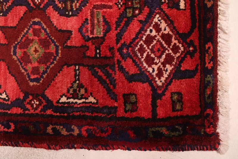 Vintage 4'8" x 7'1" Traditional Hand Knotted Vegetable Dye Wool Area Rug gallery