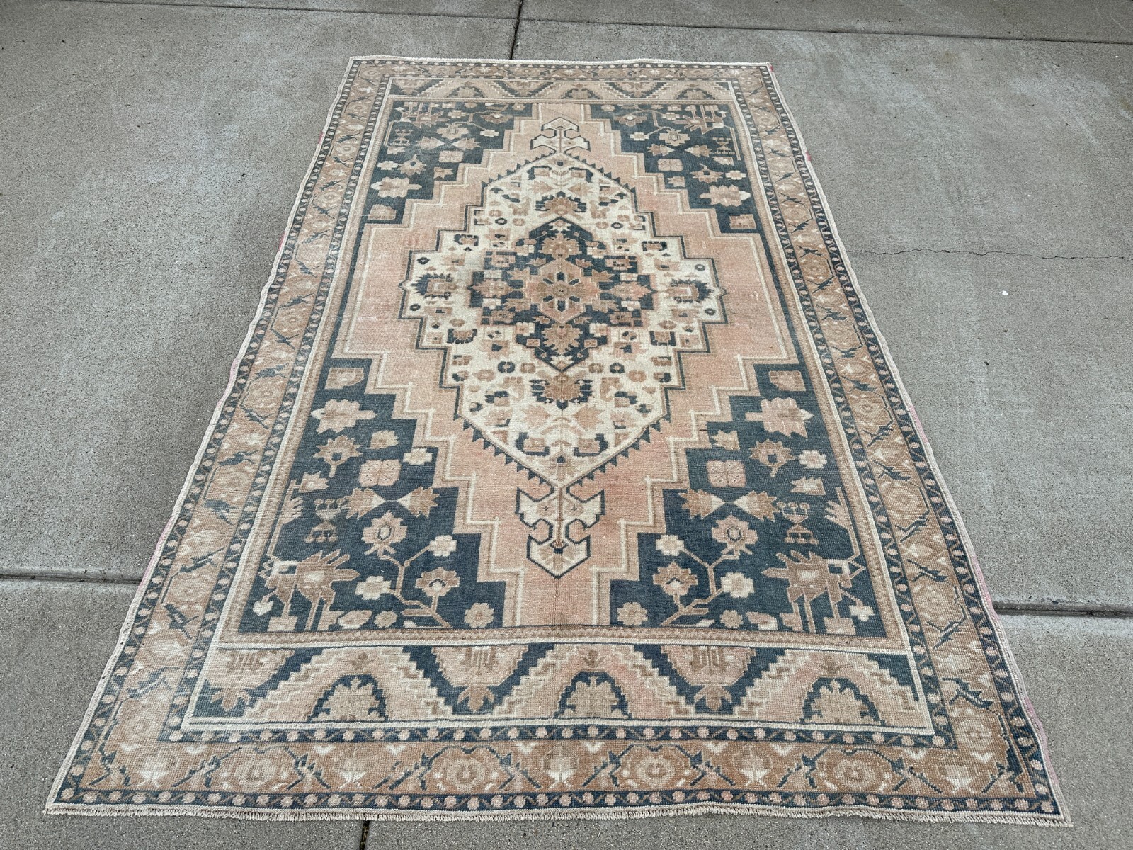 6 x 9 ft Pink Turkish Taspinar 1970s Vintage Hand Knotted All Wool Turkish Rug gallery