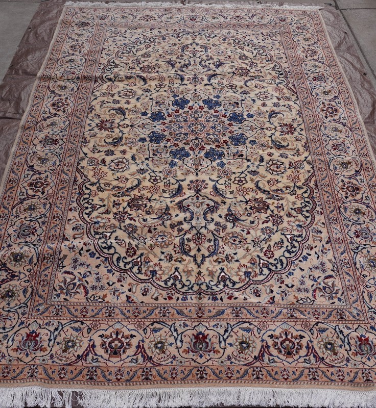 Silk & Wool Nainn 6'9" x 10'9" Hand Knotted Gold Beige Ivory Blue Elegant Rug gallery
