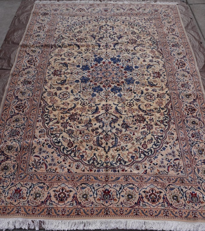 Silk & Wool Nainn 6'9" x 10'9" Hand Knotted Gold Beige Ivory Blue Elegant Rug gallery