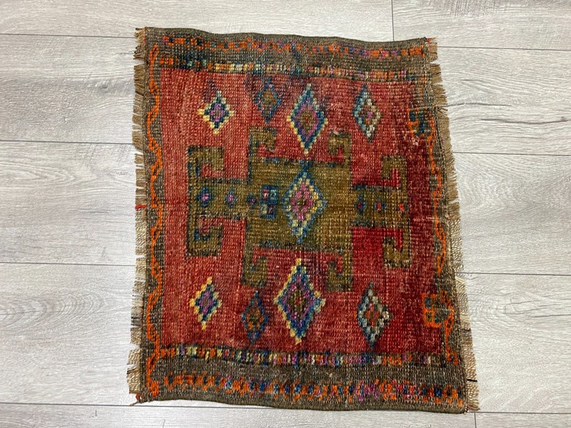 Ethnic Pink Anatolian Tribal Rug Handwoven Turkish Wool Boho Rug 1.5 x 1.9 ft gallery
